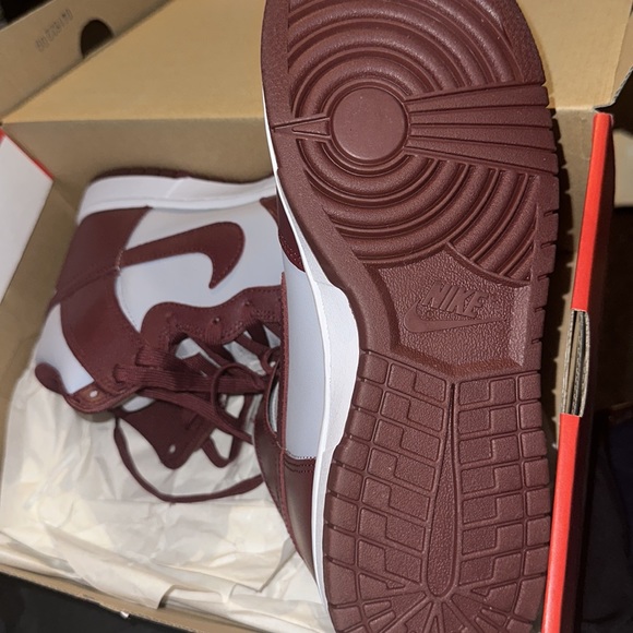 Never worn - Picture 2 of 3